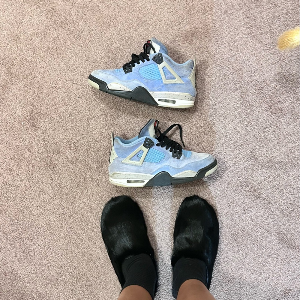 Jordan four university blues